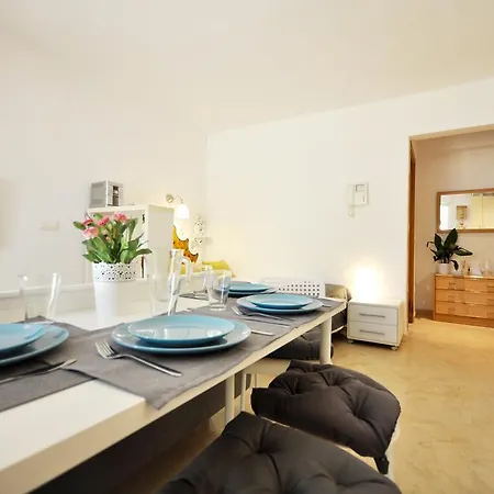 Awesome Studio With Terrace Elcano Appartement